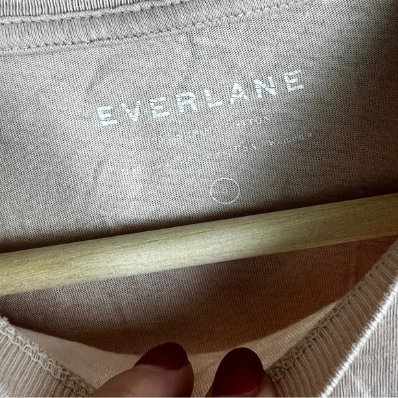 Everlane • Pink Supima Cotton Tee - Picture 3 of 5